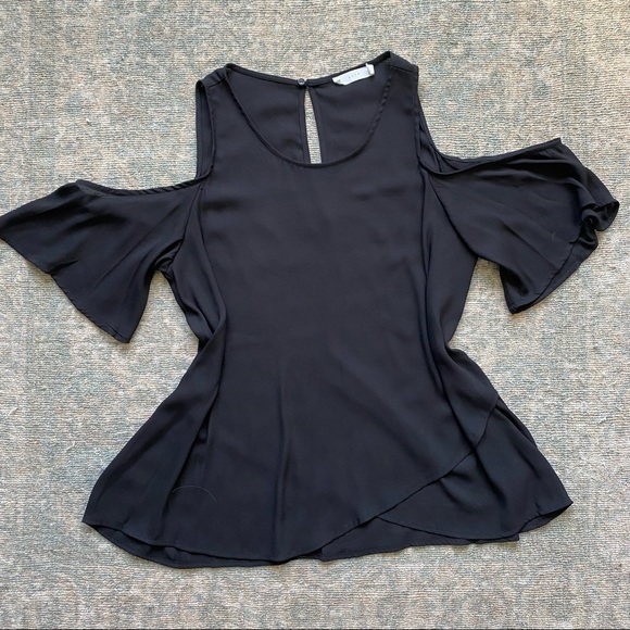 ✨HOST PICK✨ NWOT Nordstrom Lush black top shoulder cuts outs - Picture 1 of 5